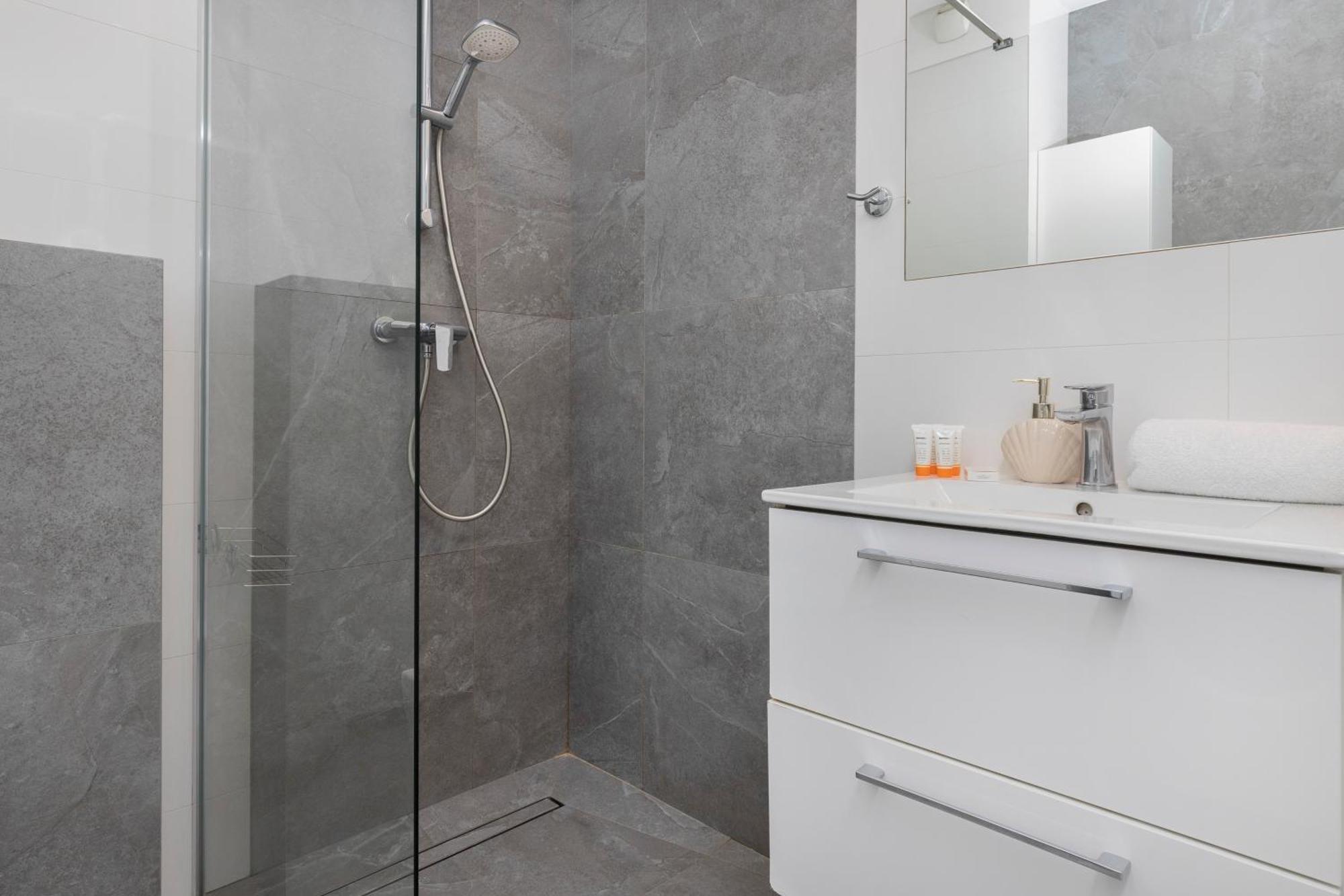 Apartament Z Widokiem Na Morze Obok Parku Millenium W Gdansku By Noclegi Renters Bagian luar foto