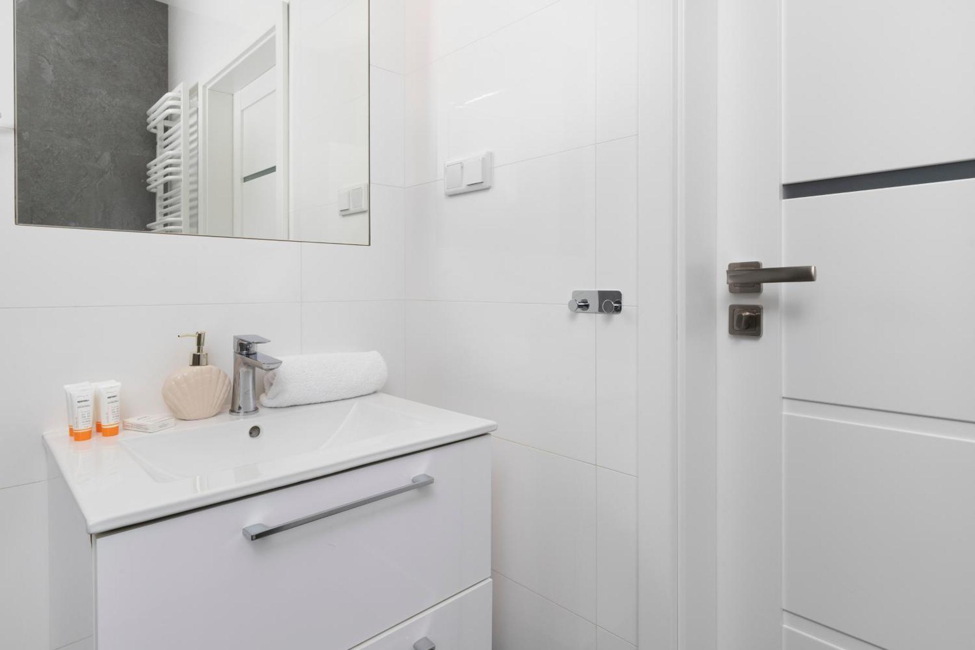 Apartament Z Widokiem Na Morze Obok Parku Millenium W Gdansku By Noclegi Renters Bagian luar foto